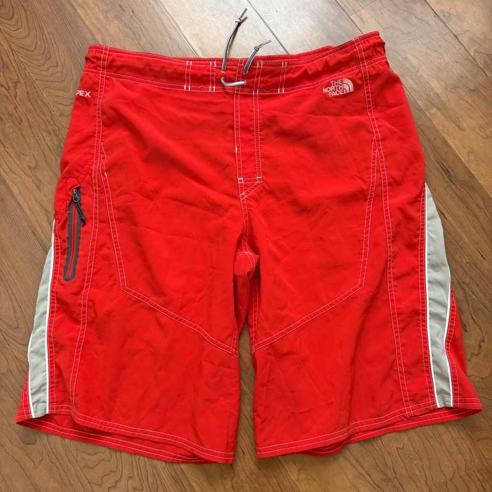 The North Face Apex Mens Red Board Shorts Swim Trunks Size Large Zipper Pocket